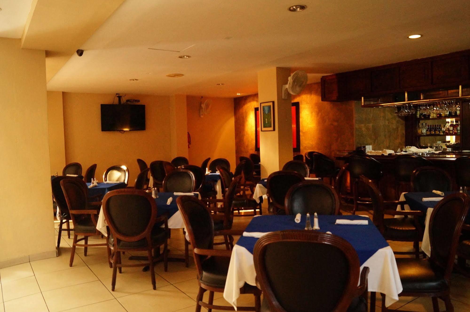 Siesta Hotel And Casino Antiguo Cuscatlan Екстер'єр фото
